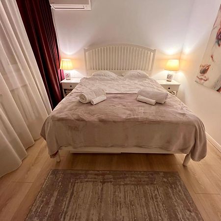 Modern & Cozy 2 Rooms Apartment Boekarest Buitenkant foto