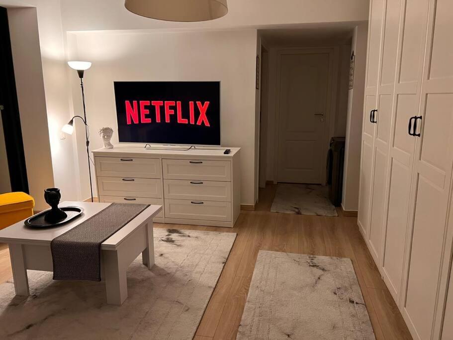 Modern & Cozy 2 Rooms Apartment Boekarest Buitenkant foto