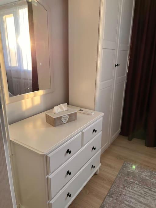 Modern & Cozy 2 Rooms Apartment Boekarest Buitenkant foto